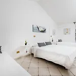 La Hotel 2*