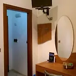 La Hotel 2*