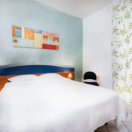 La Hotel 2*