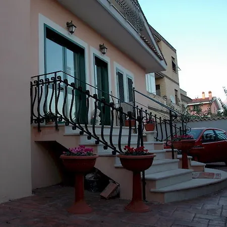 La Hotel Fiumicino